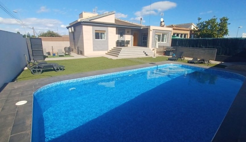 Brukt - Villa -
Torrevieja - Costa Blanca