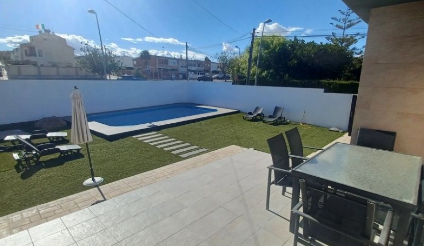 Brukt - Villa -
Torrevieja - Costa Blanca