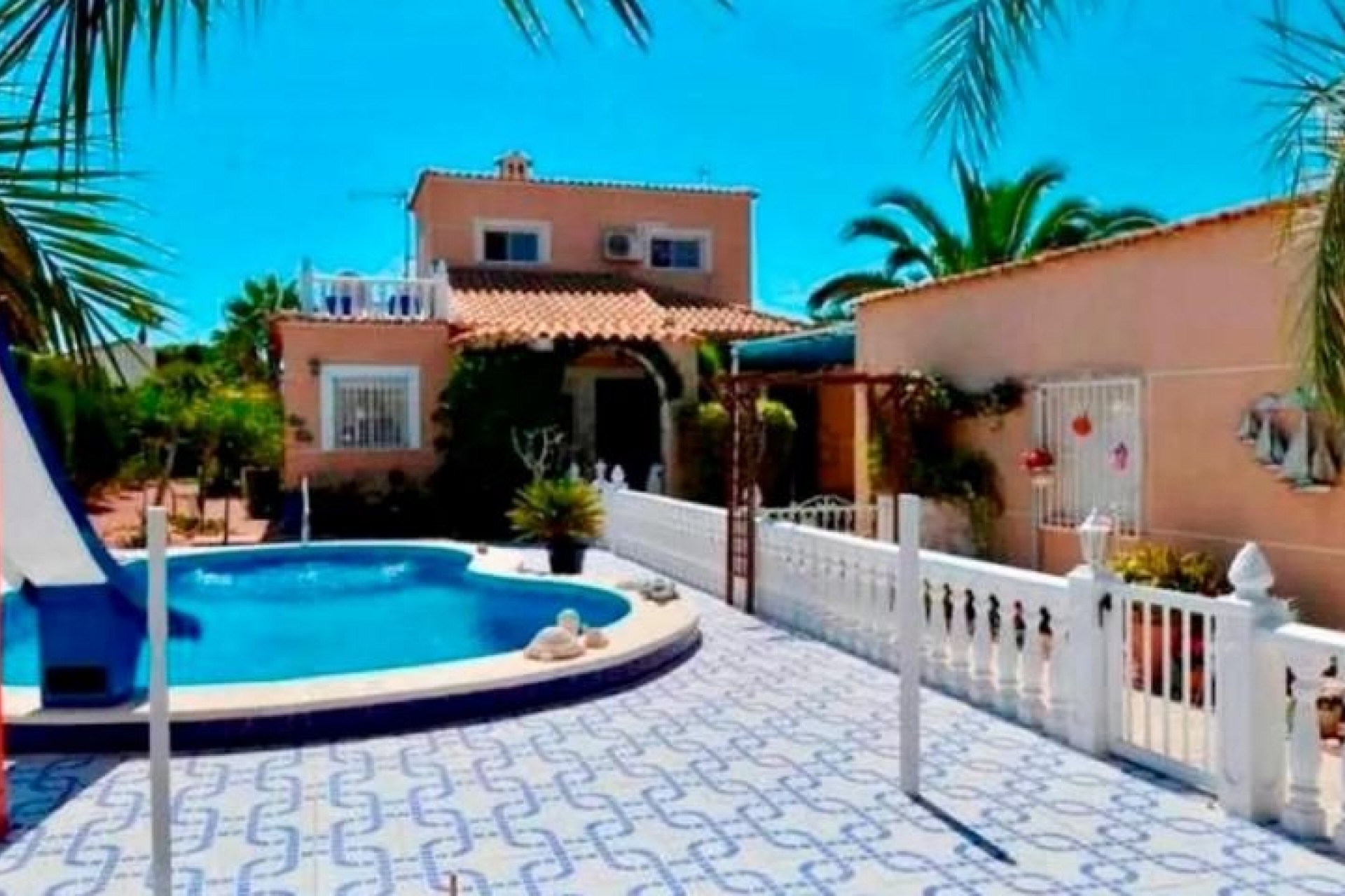 Brukt - Villa -
Torrevieja - Costa Blanca