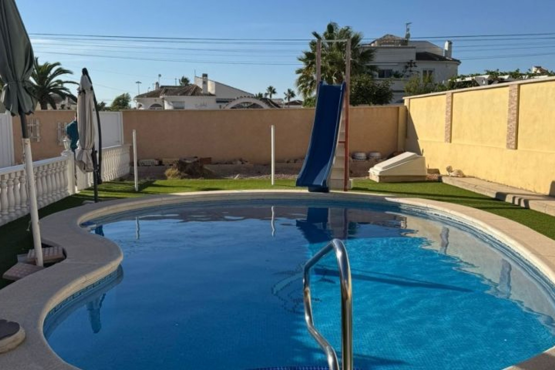 Brukt - Villa -
Torrevieja - Costa Blanca