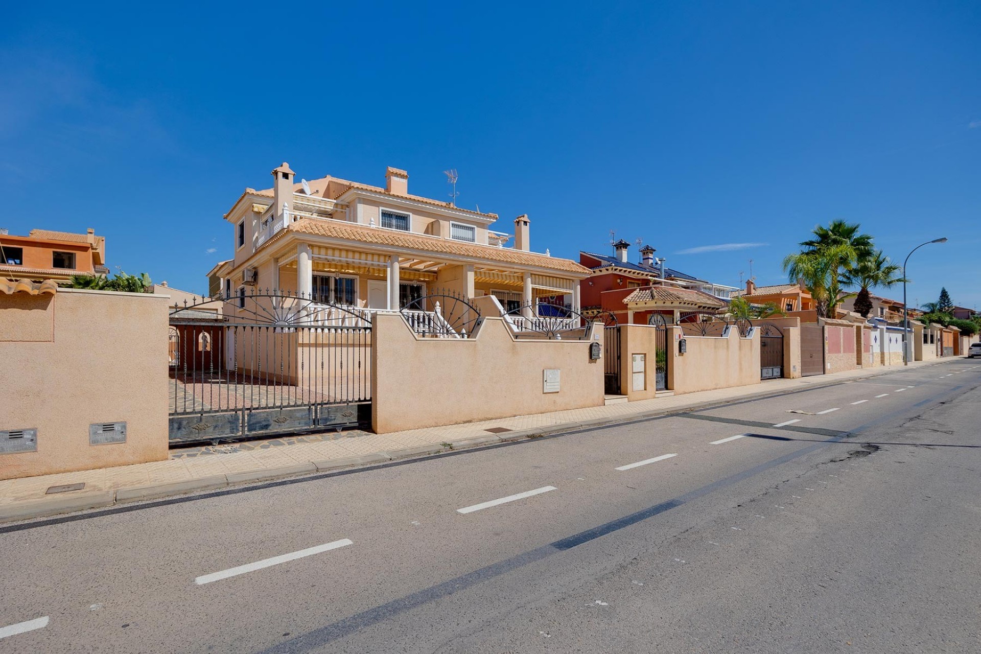 Brukt - Villa -
Torrevieja - Costa Blanca