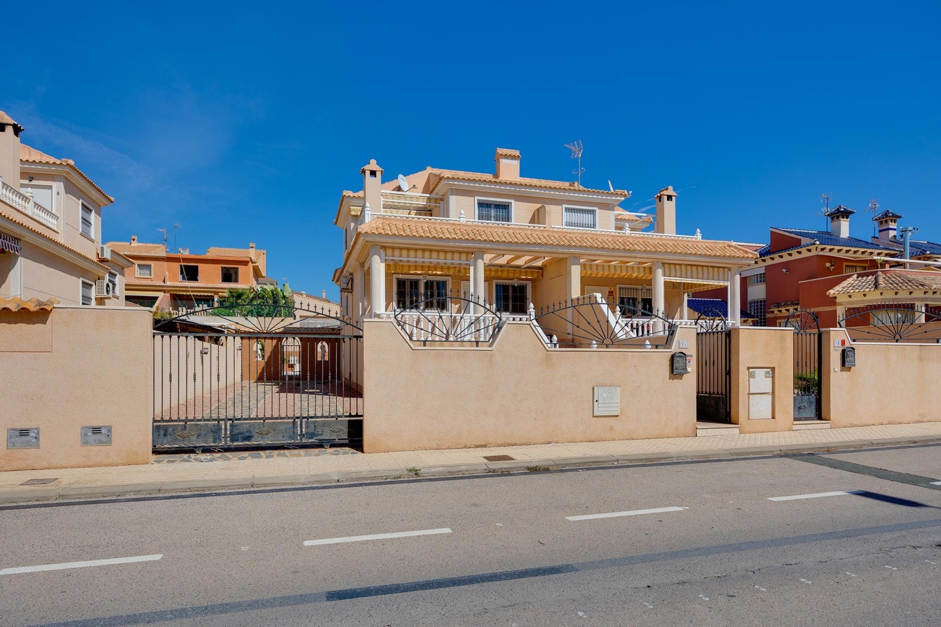 Brukt - Villa -
Torrevieja - Costa Blanca