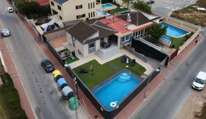 Brukt - Villa -
Torrevieja - Costa Blanca