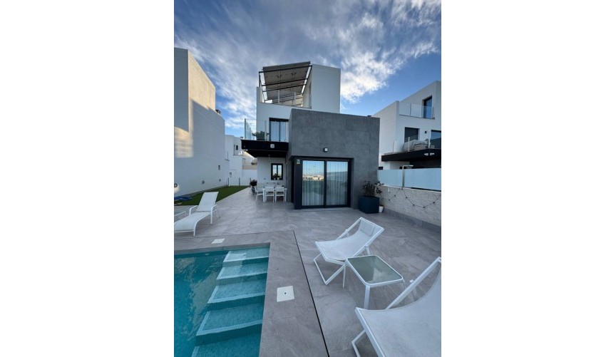 Brukt - Villa -
Torrevieja - Costa Blanca