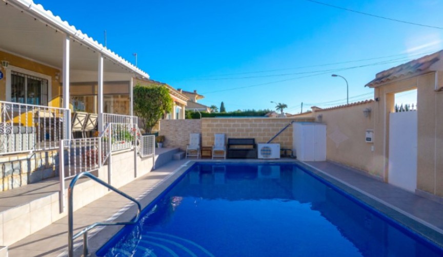 Brukt - Villa -
Torrevieja - Costa Blanca