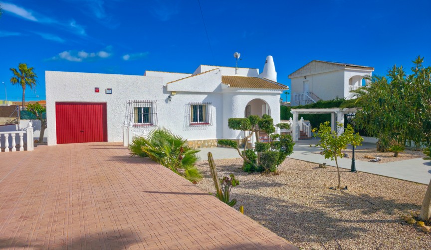 Brukt - Villa -
Torrevieja - Costa Blanca