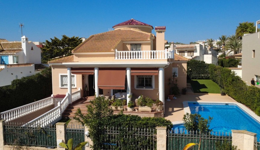 Brukt - Villa -
Torrevieja - Costa Blanca