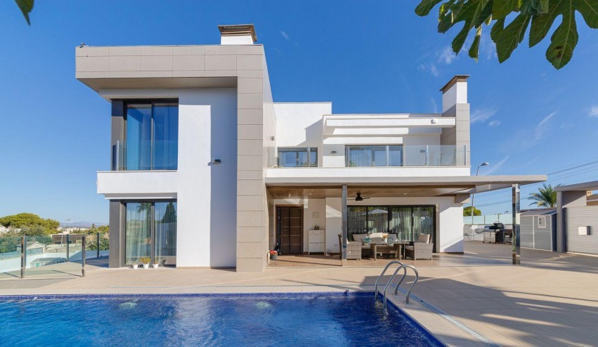 Brukt - Villa -
Torrevieja - Costa Blanca