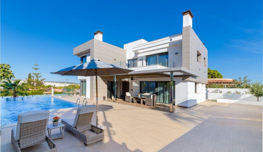 Brukt - Villa -
Torrevieja - Costa Blanca