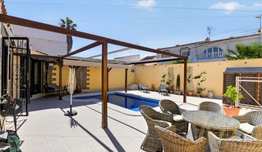 Brukt - Villa -
Torrevieja - Costa Blanca