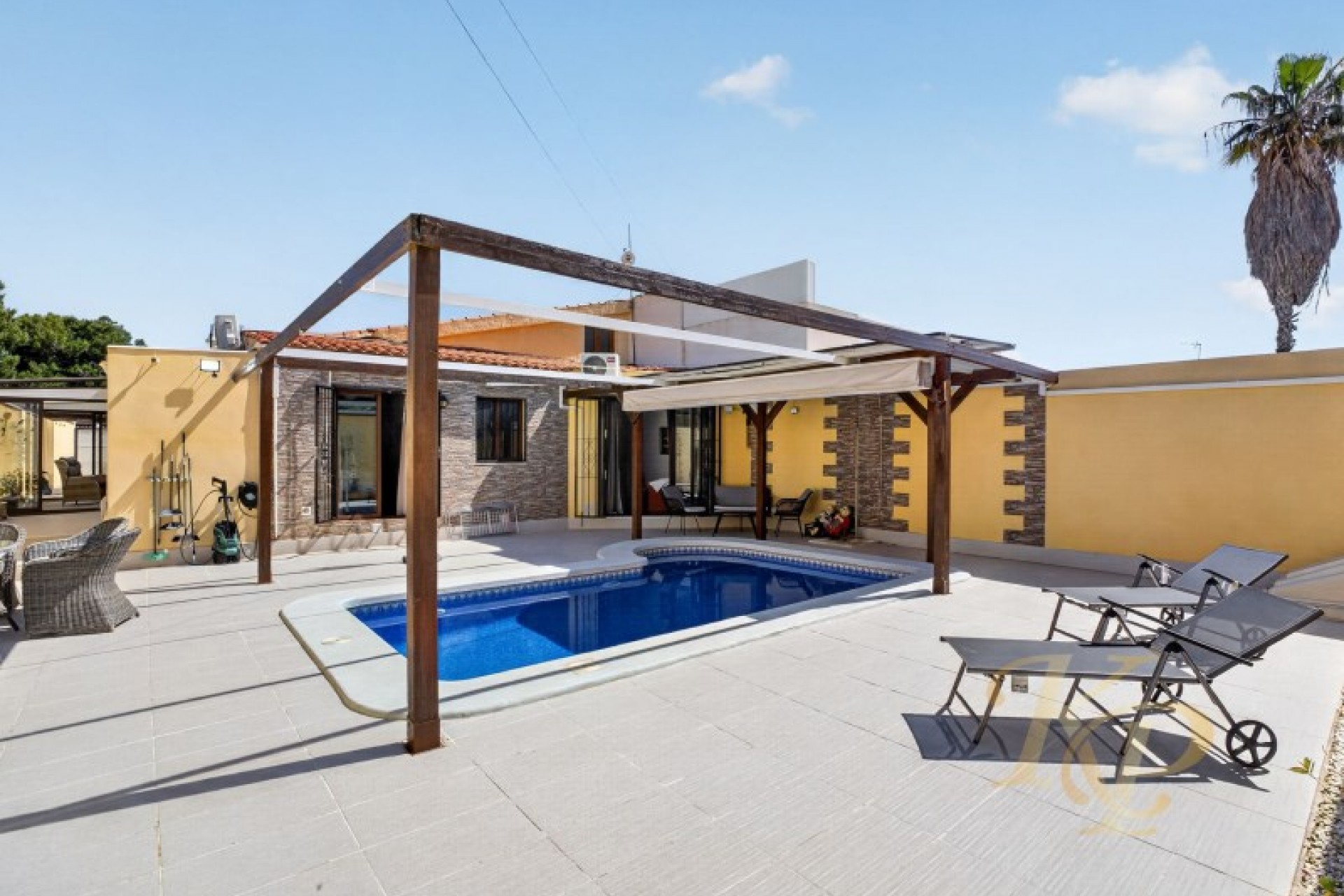 Brukt - Villa -
Torrevieja - Costa Blanca
