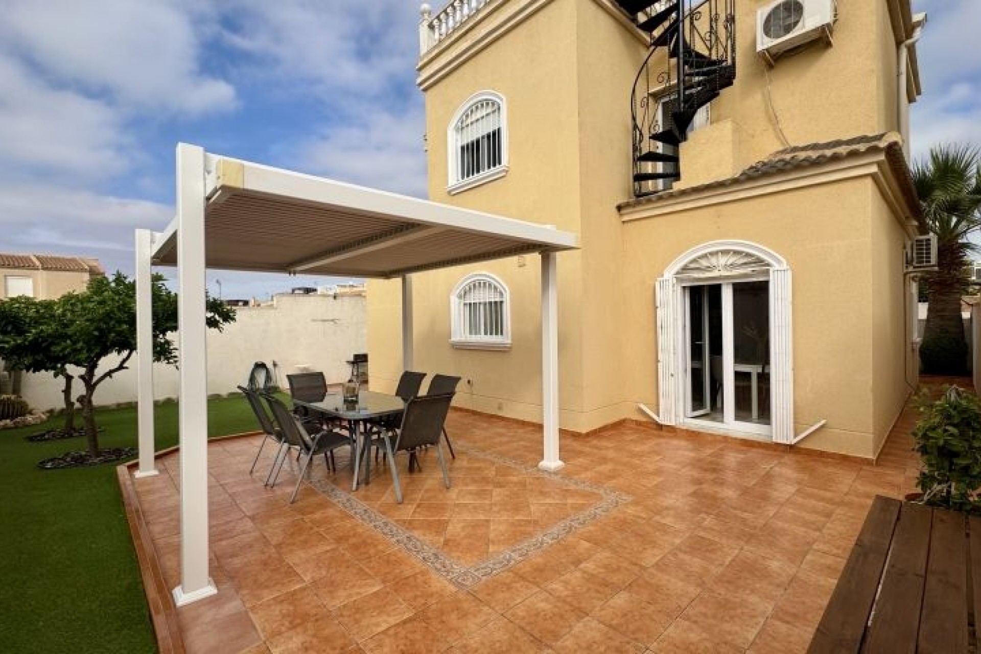 Brukt - Villa -
Torrevieja - Costa Blanca