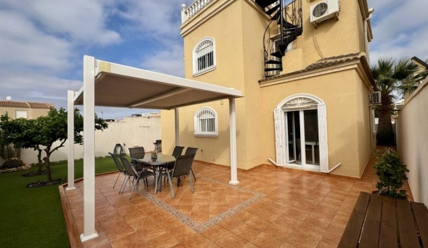 Brukt - Villa -
Torrevieja - Costa Blanca