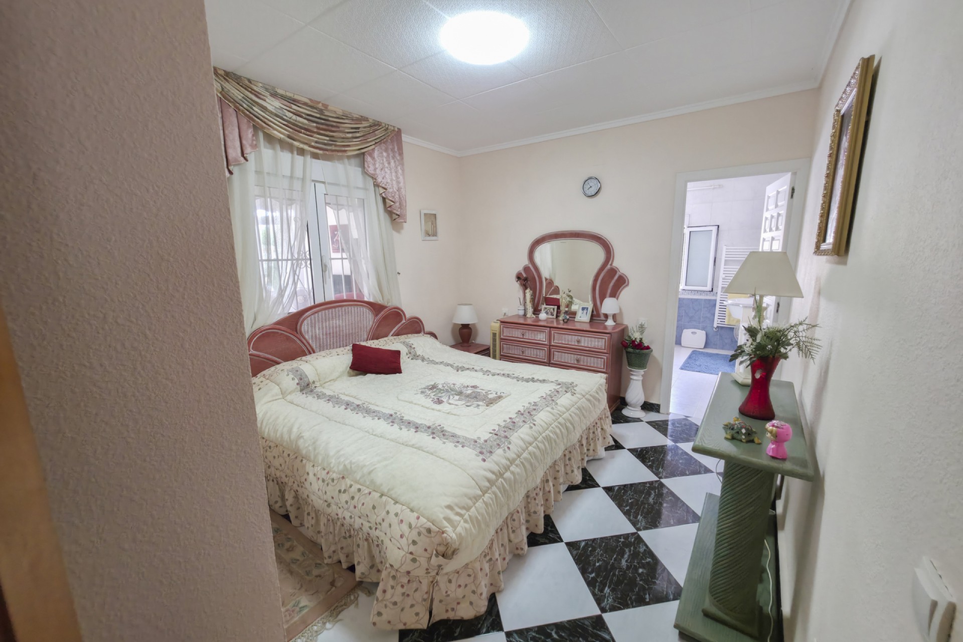 Brukt - Villa -
Torrevieja - Costa Blanca