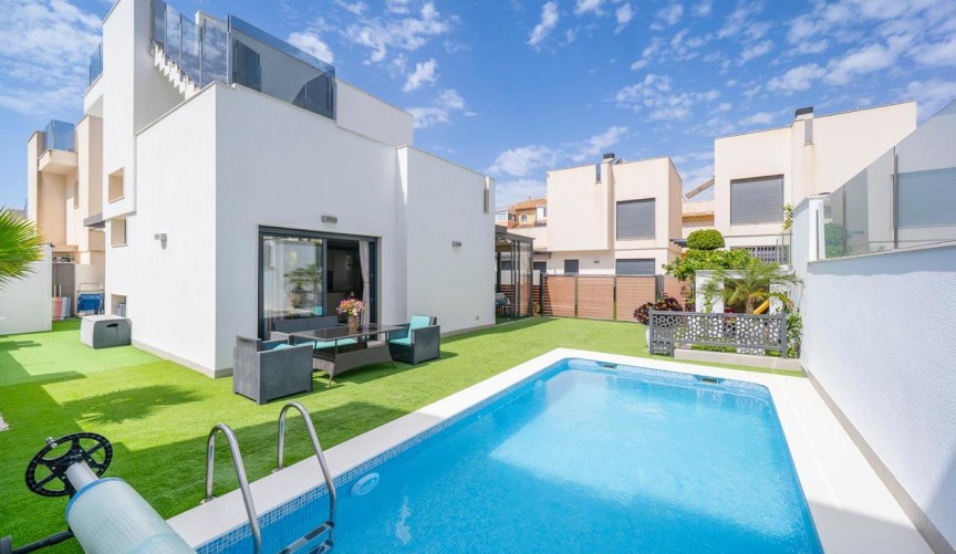 Brukt - Villa -
Torrevieja - Costa Blanca