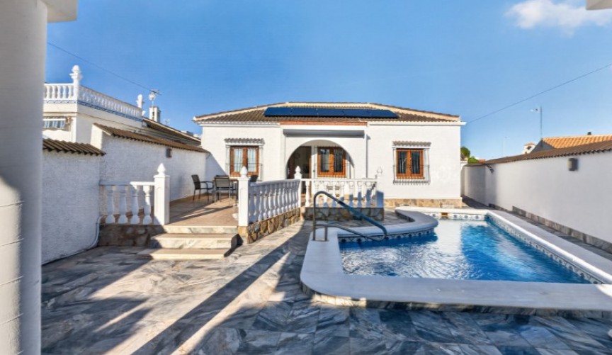 Brukt - Villa -
Torrevieja - Costa Blanca