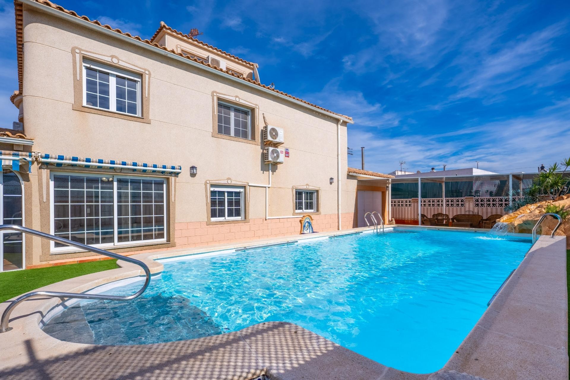 Brukt - Villa -
Torrevieja - El Chaparral
