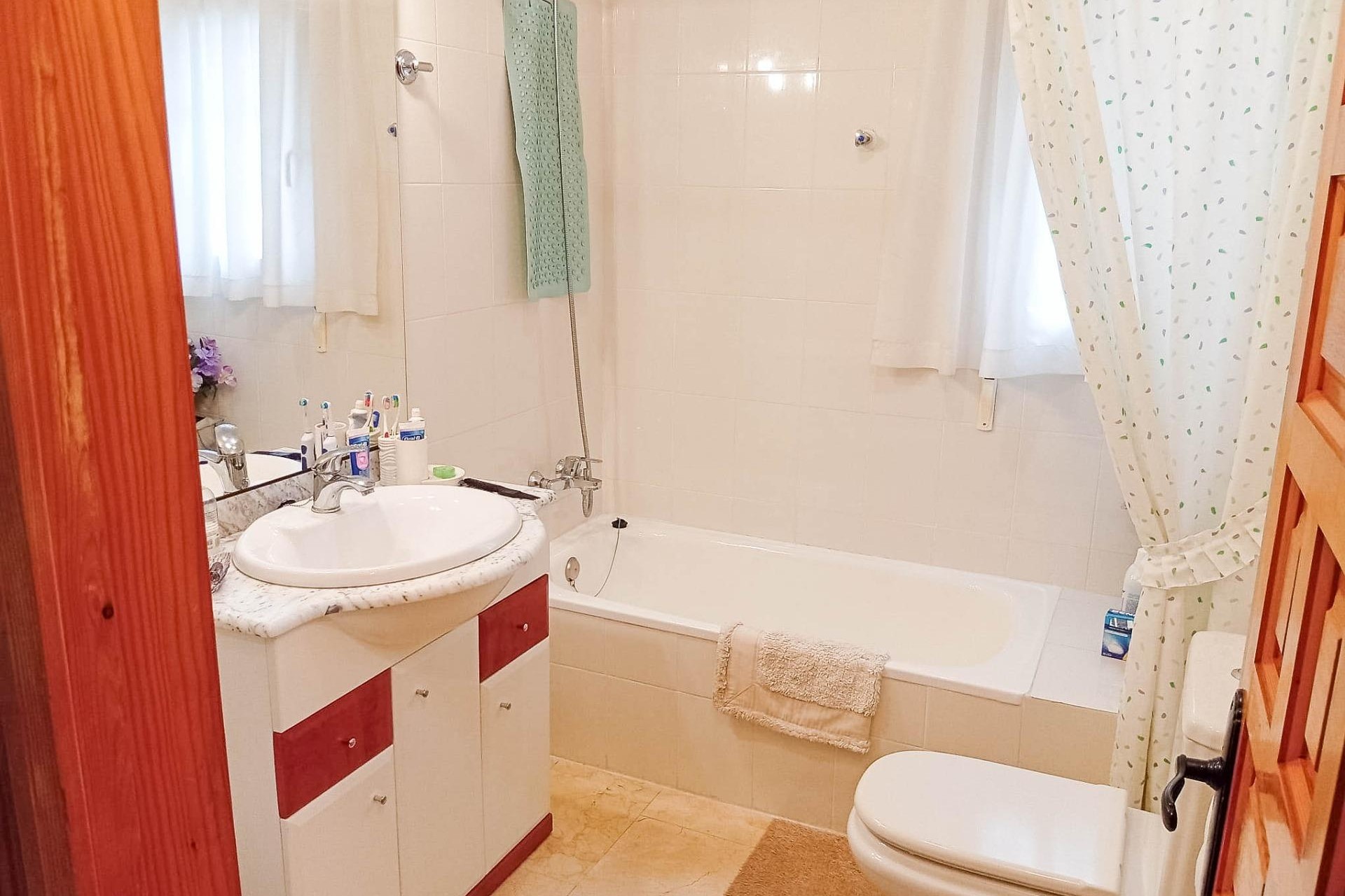 Brukt - Villa -
Torrevieja - La Siesta - El Salado - Torreta