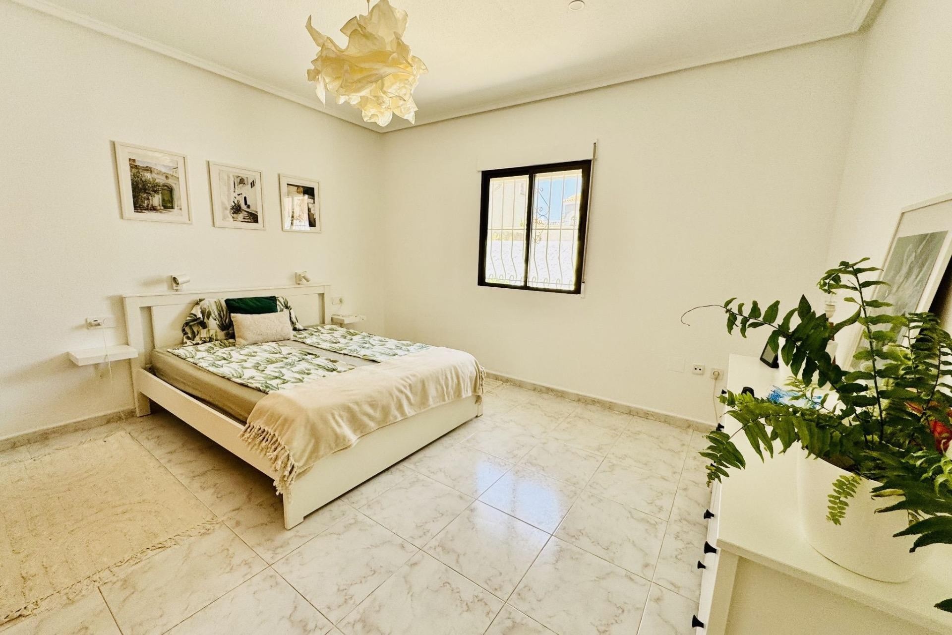 Brukt - Villa -
Torrevieja - La Siesta - El Salado - Torreta
