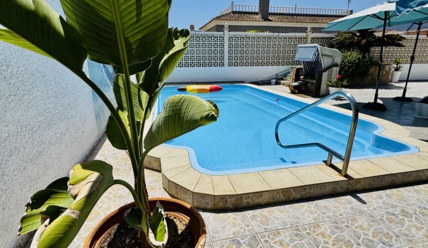 Brukt - Villa -
Torrevieja - La Siesta - El Salado - Torreta