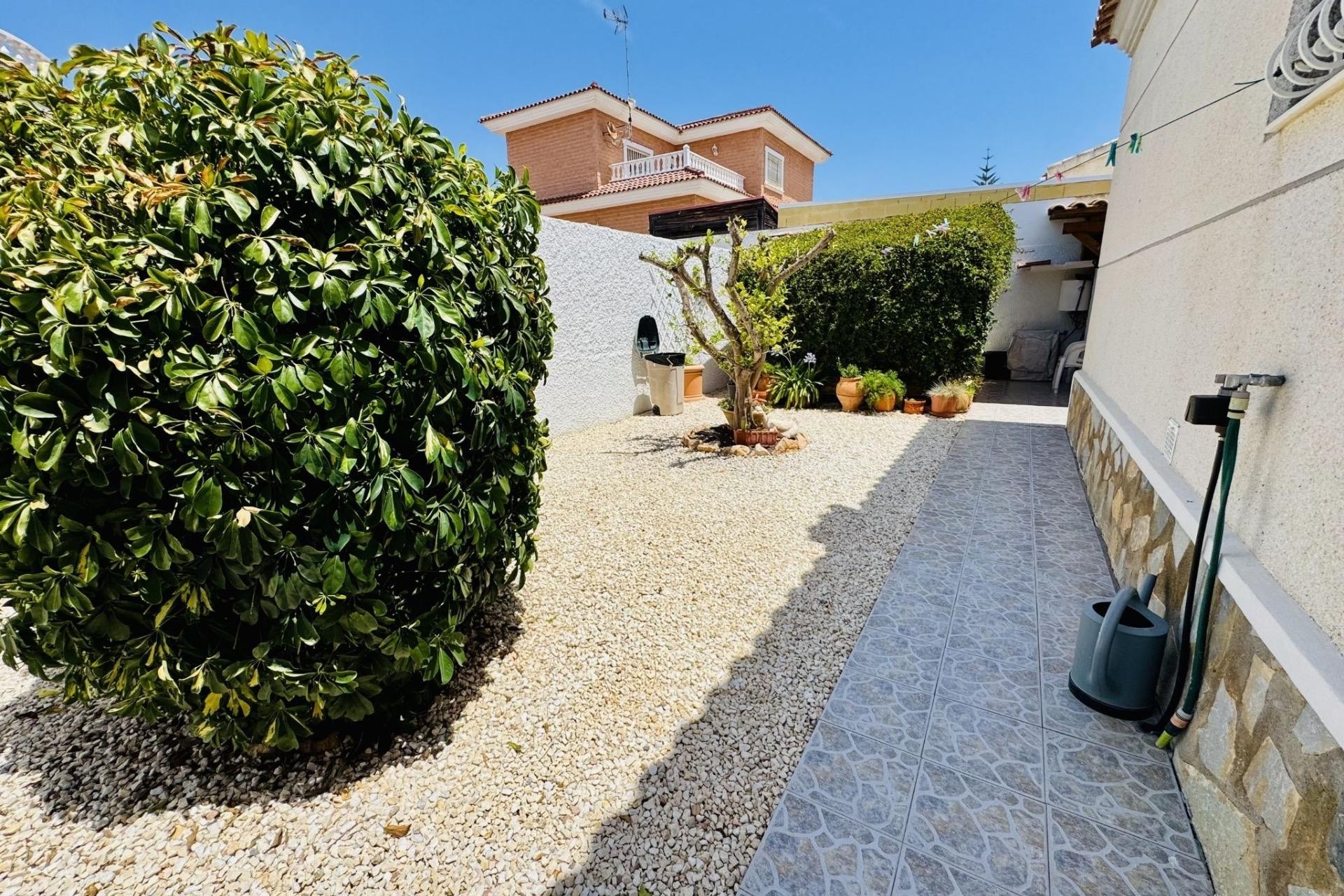 Brukt - Villa -
Torrevieja - La Siesta - El Salado - Torreta