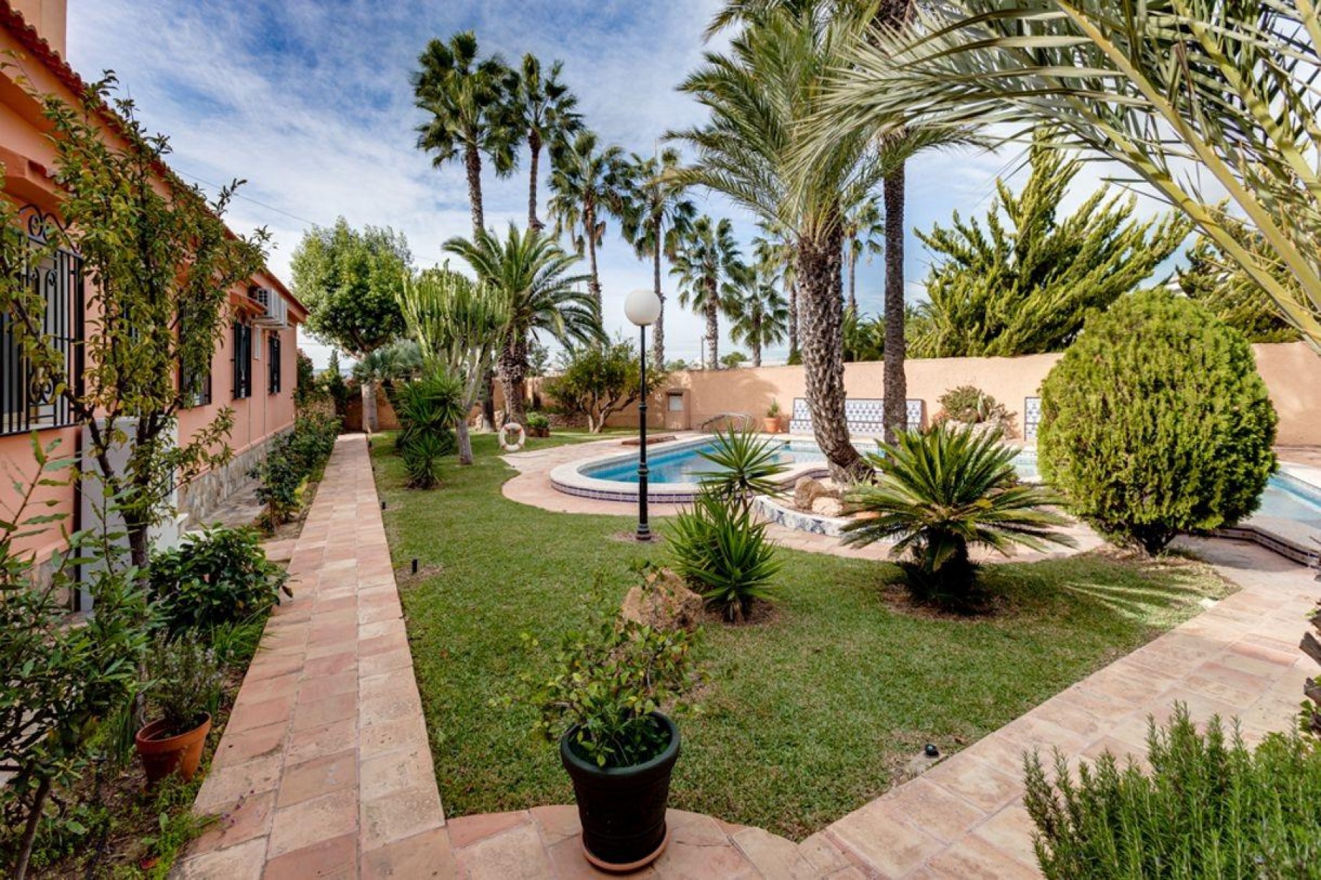 Brukt - Villa -
Torrevieja - La Siesta - El Salado - Torreta