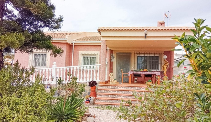 Brukt - Villa -
Torrevieja - La Siesta
