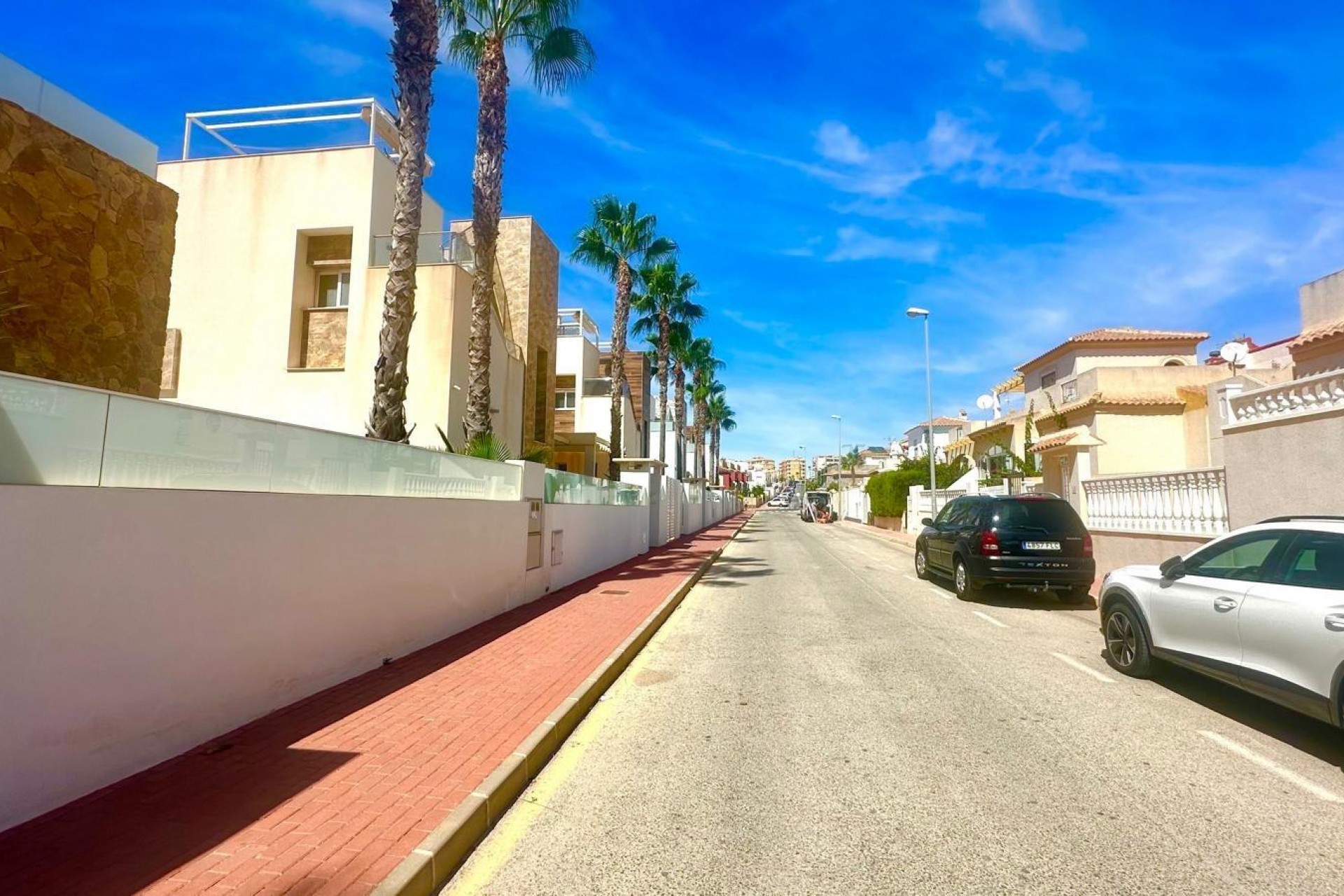 Brukt - Villa -
Torrevieja - Miramar - Torre Del Moro