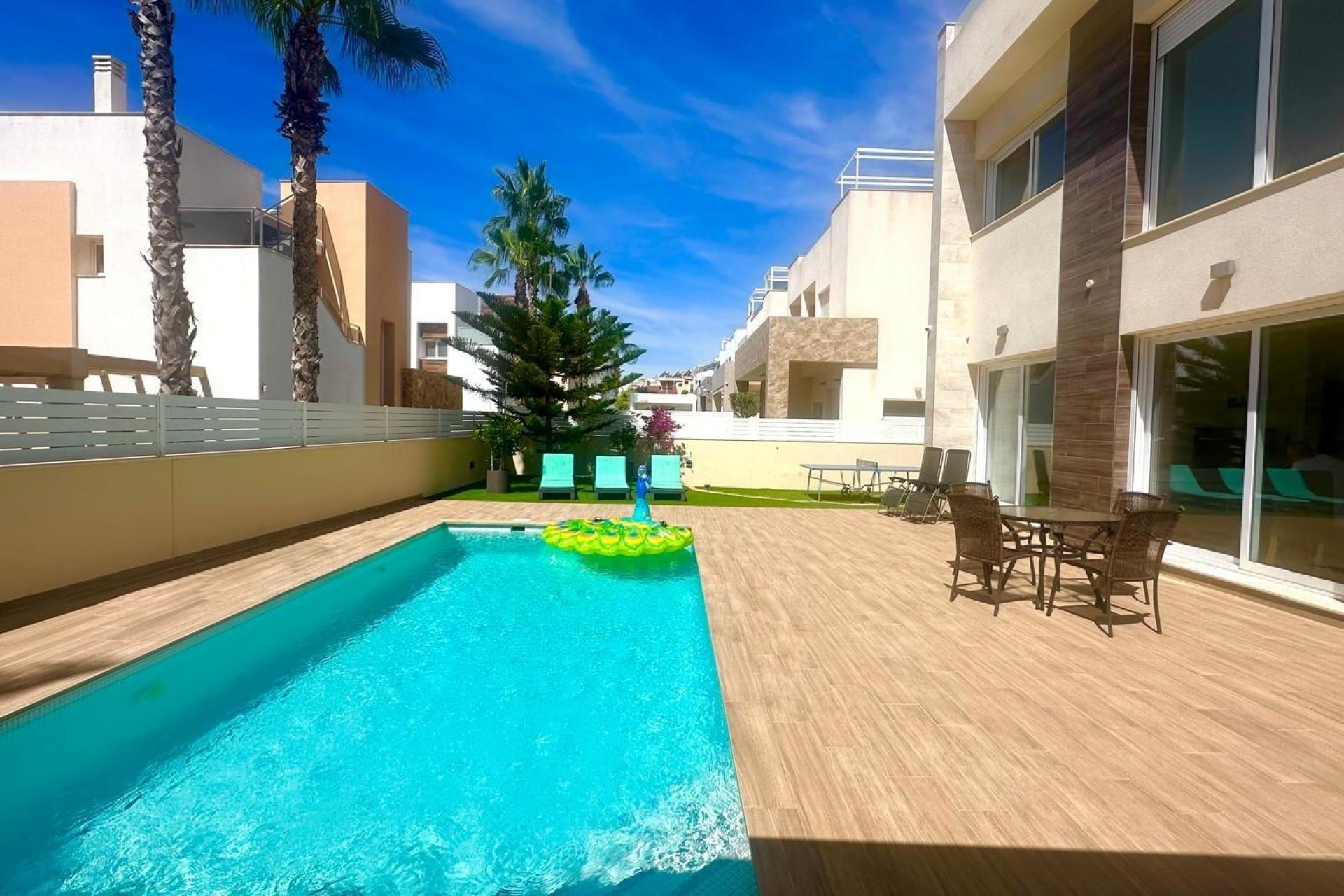 Brukt - Villa -
Torrevieja - Miramar - Torre Del Moro