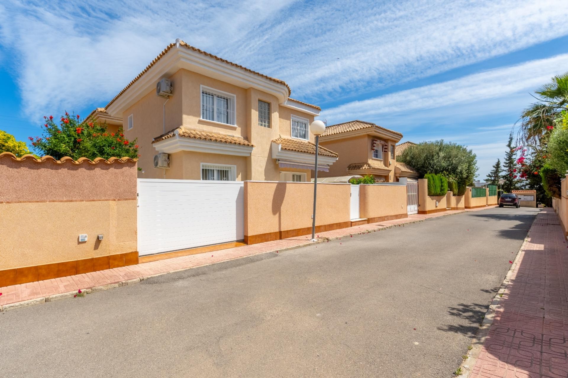 Brukt - Villa -
Torrevieja - Punta Prima