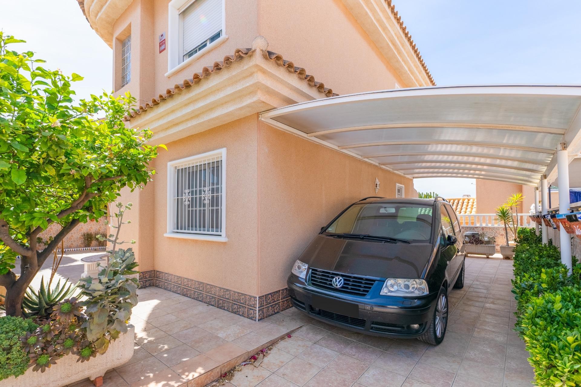 Brukt - Villa -
Torrevieja - Punta Prima