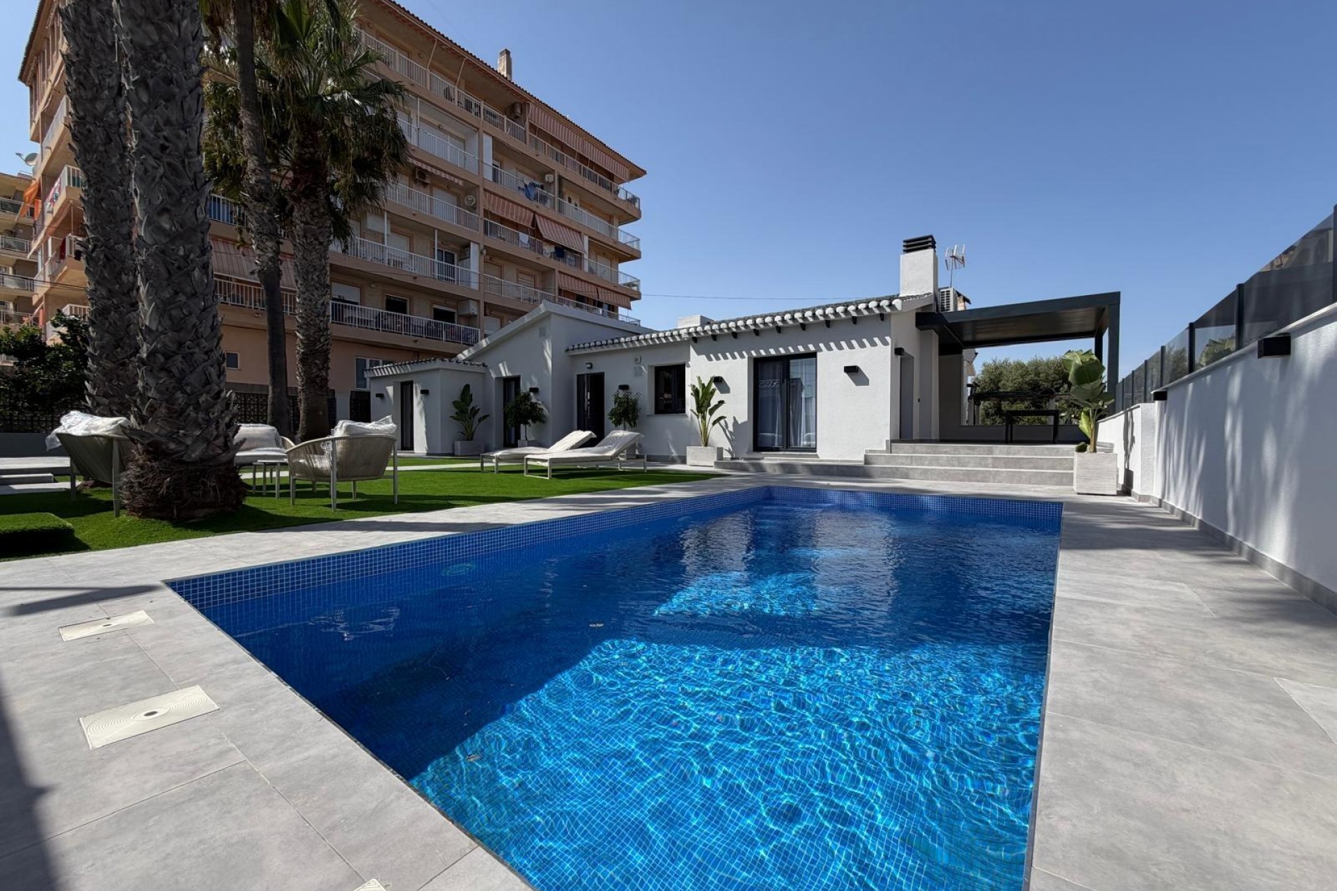 Brukt - Villa -
Torrevieja - Punta Prima