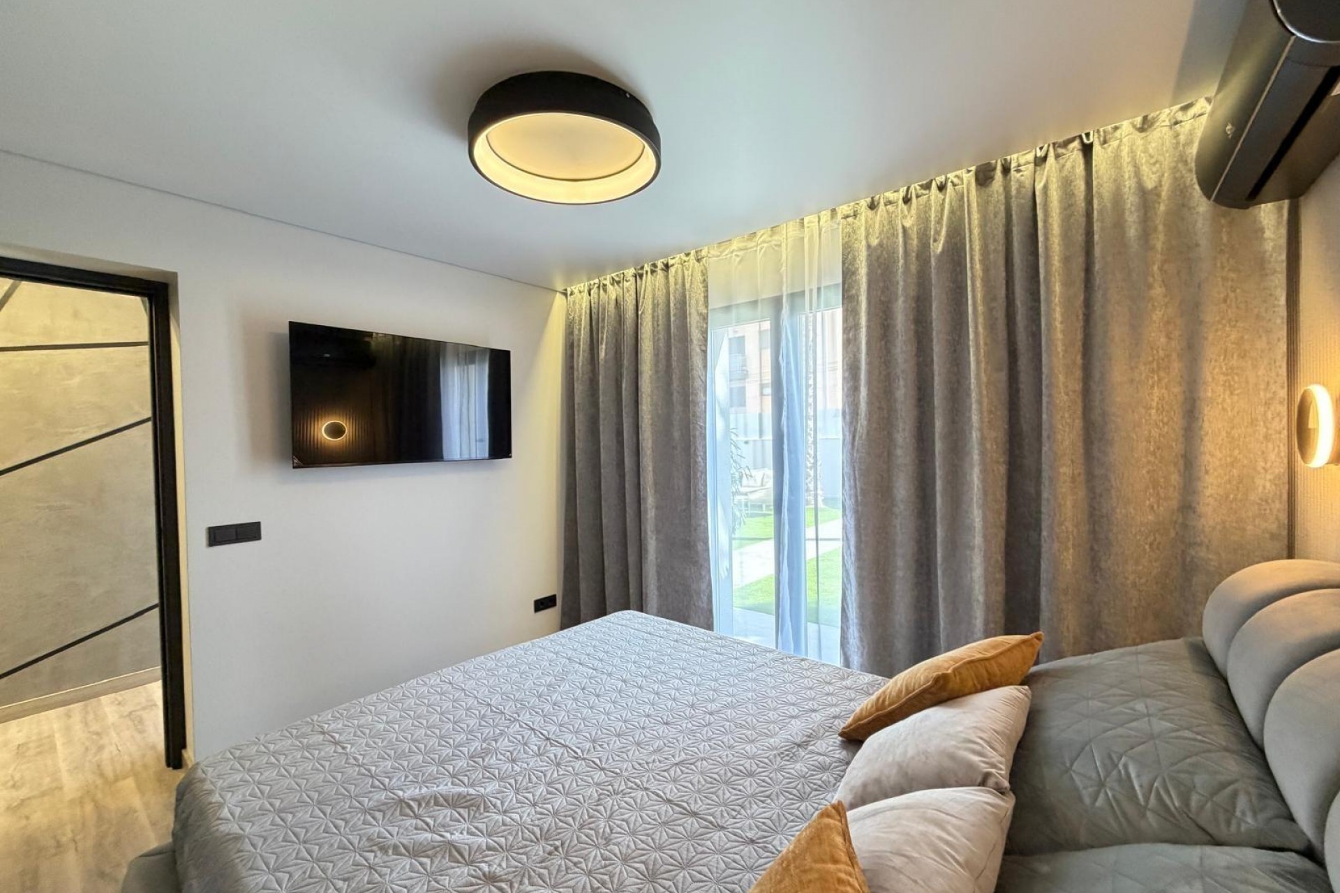 Brukt - Villa -
Torrevieja - Punta Prima