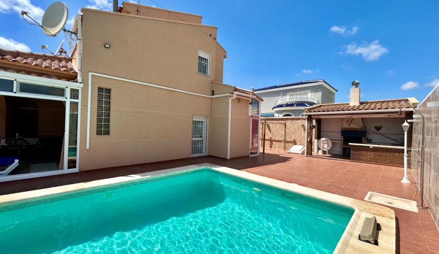 Brukt - Villa -
Torrevieja - San Luis