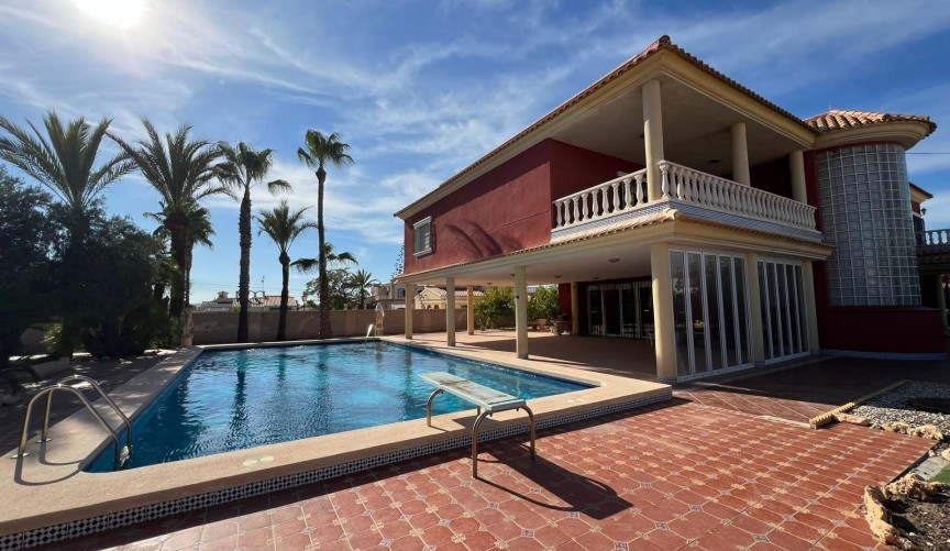 Brukt - Villa -
Torrevieja - Torreta Florida