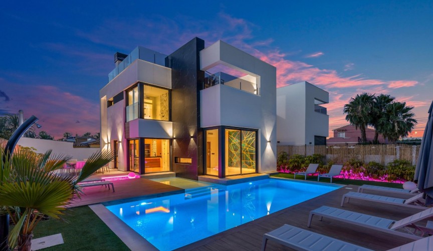 Brukt - Villa -
Torrevieja - Torreta Florida