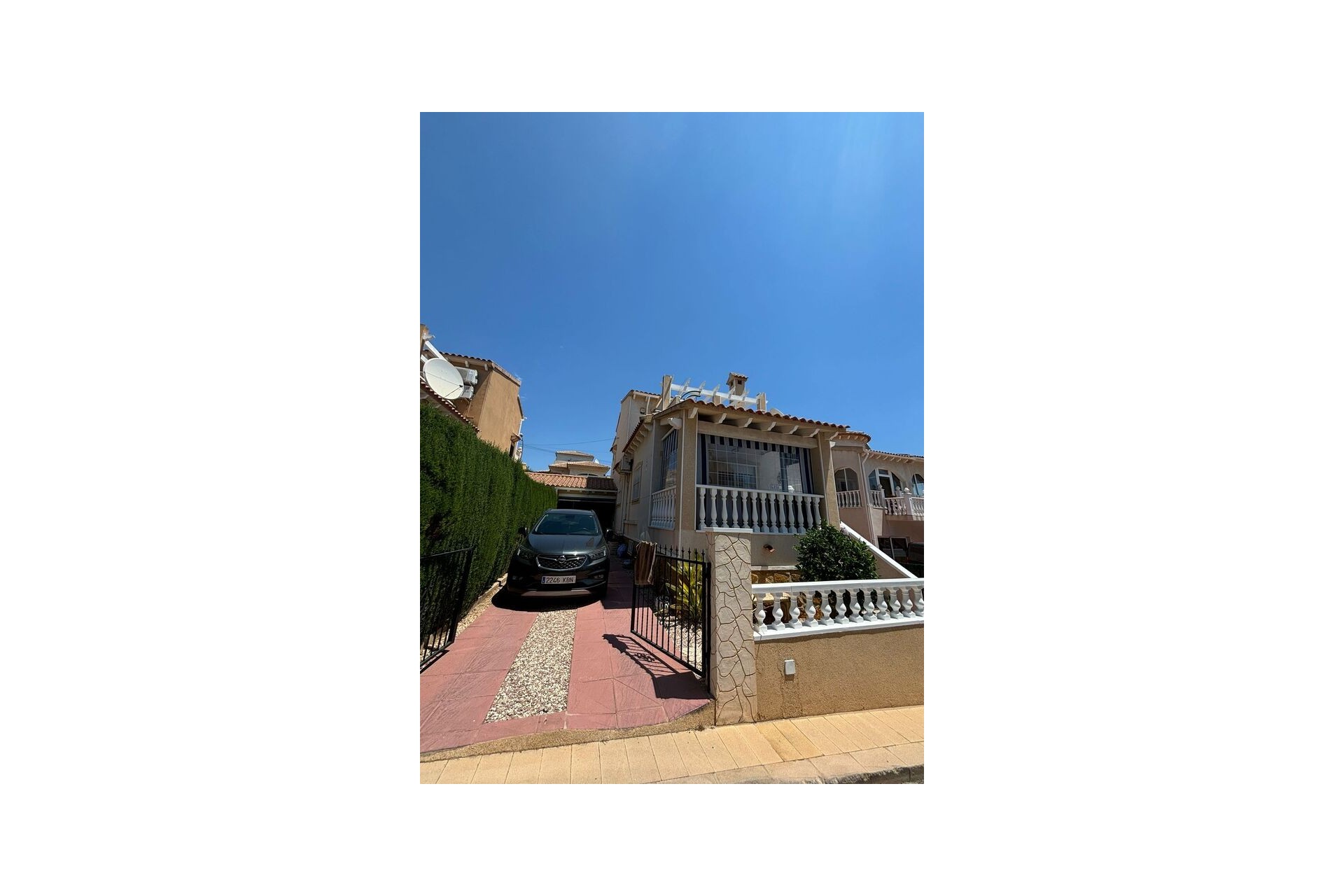 Brukt - Villa -
Villamartin - Costa Blanca