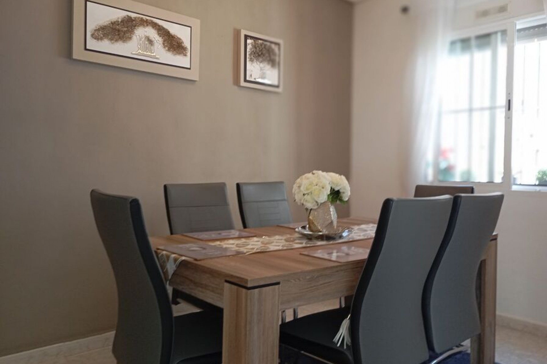 Brukt - Villa -
Villamartin - Costa Blanca