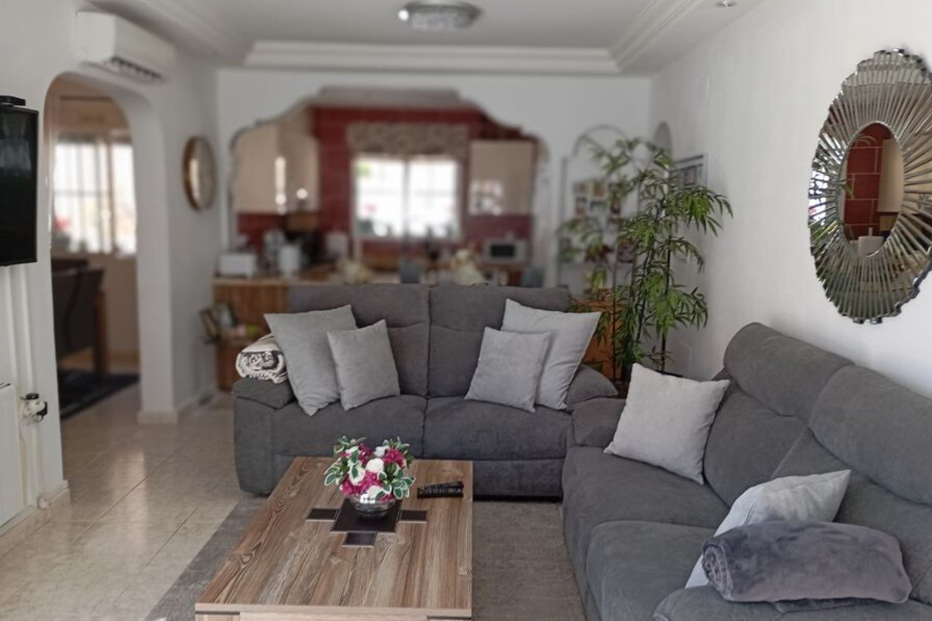 Brukt - Villa -
Villamartin - Costa Blanca