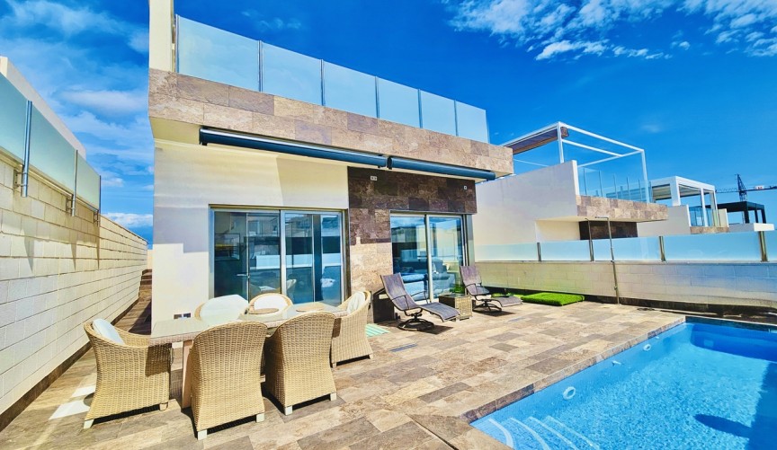 Brukt - Villa -
Villamartin - Costa Blanca