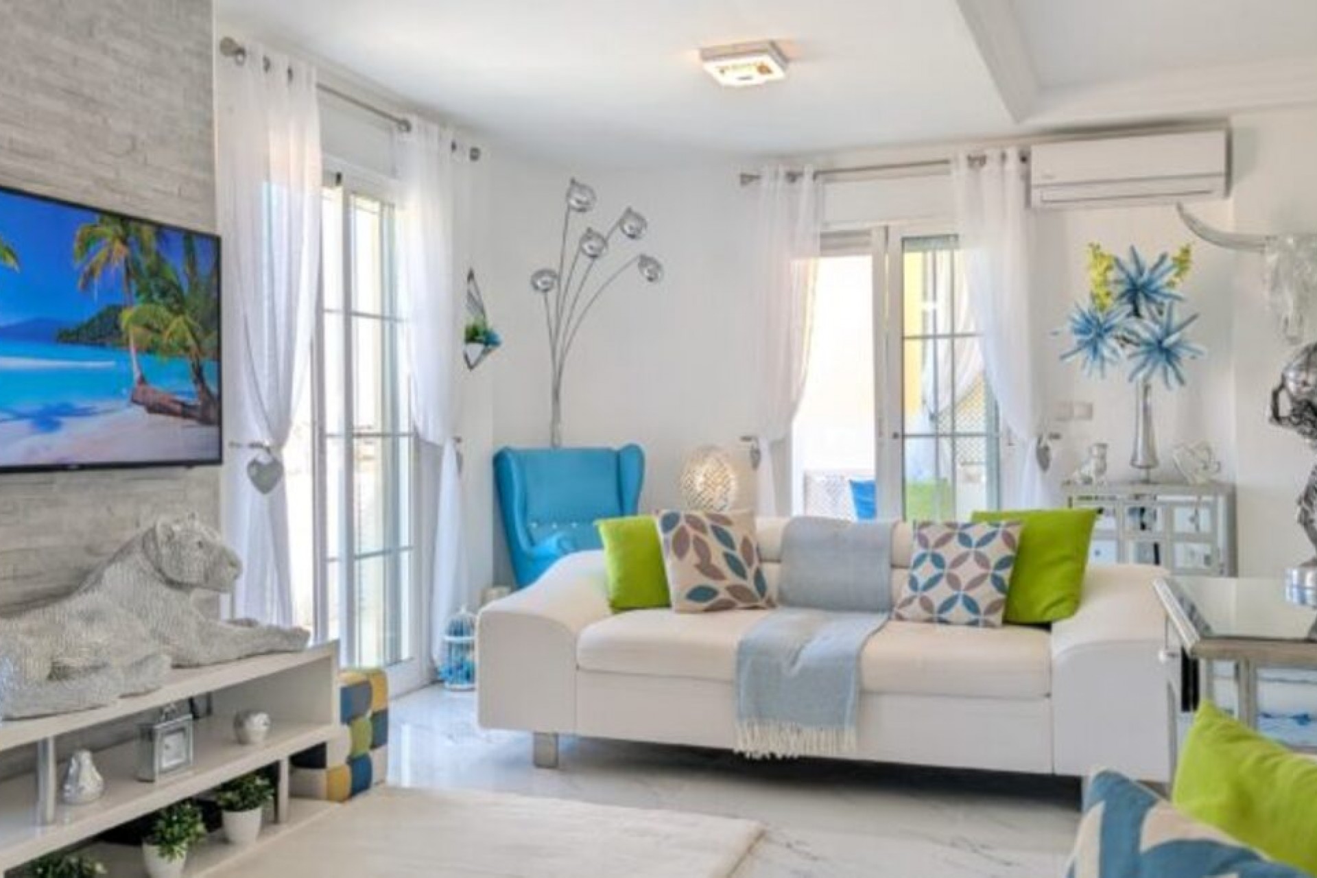 Brukt - Villa -
Villamartin - Costa Blanca