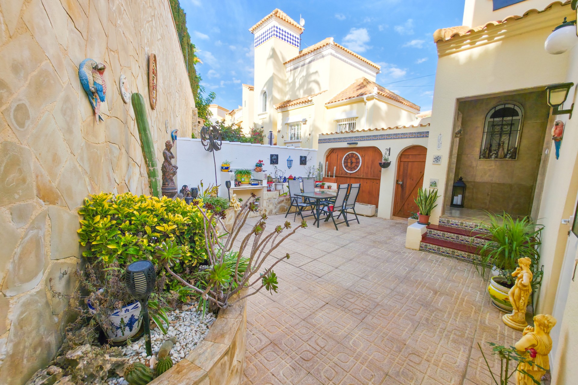 Brukt - Villa -
Villamartin - Costa Blanca