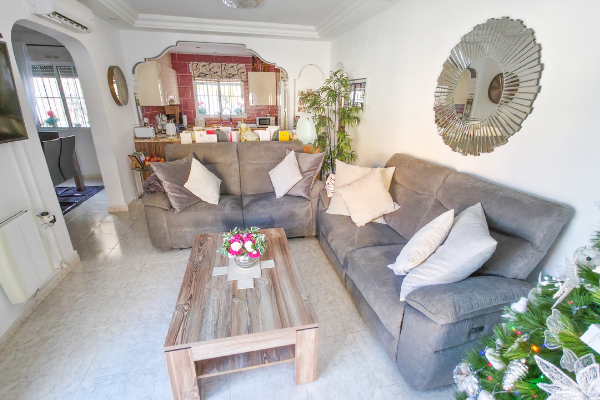 Brukt - Villa -
Villamartin - Costa Blanca