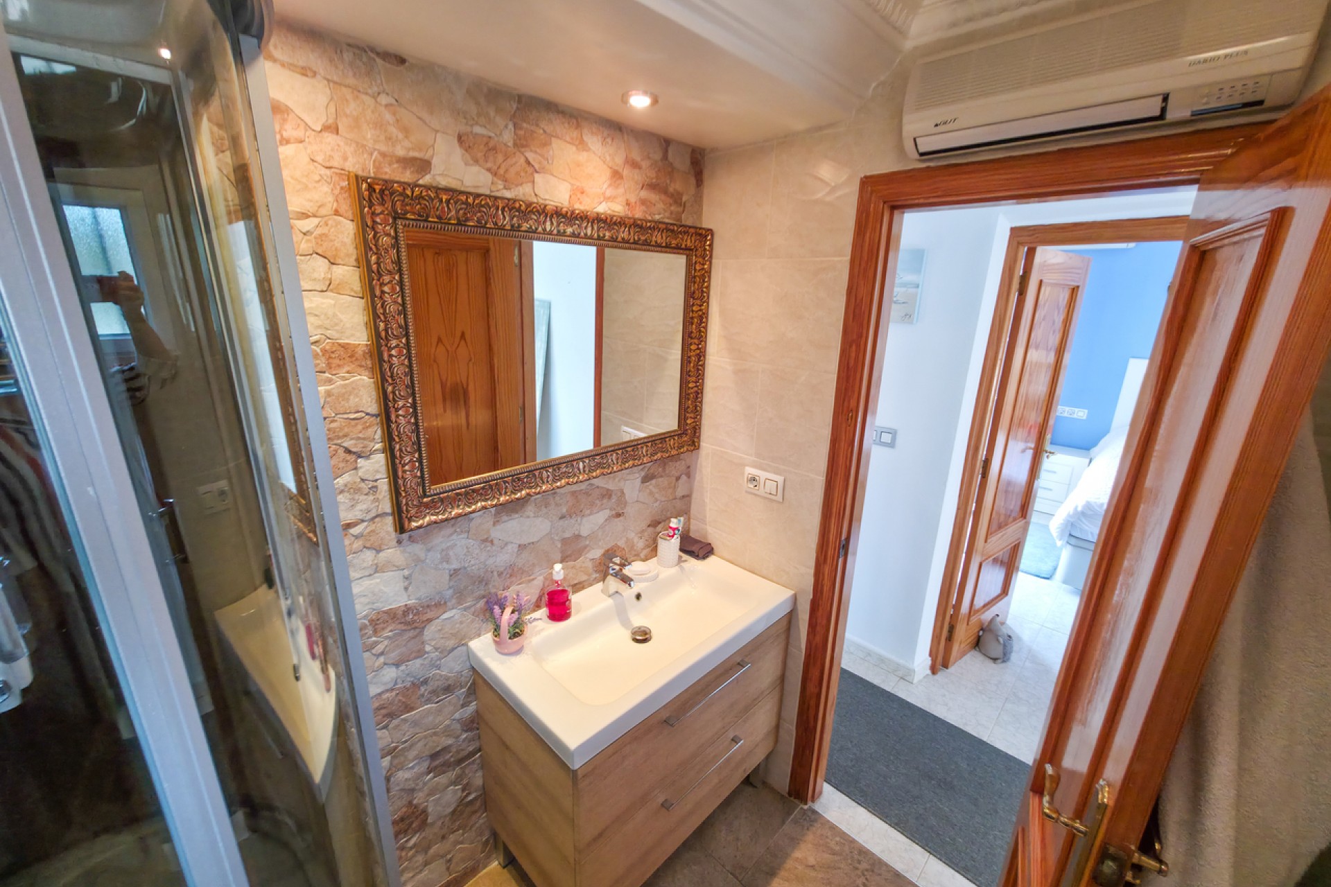 Brukt - Villa -
Villamartin - Costa Blanca