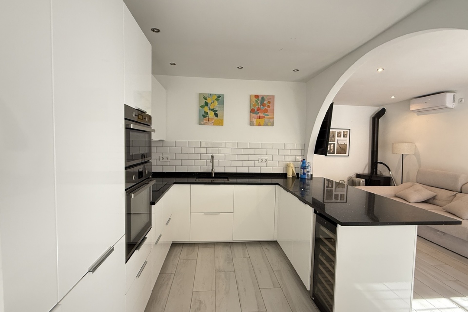 Brukt - Villa -
Villamartin - Costa Blanca