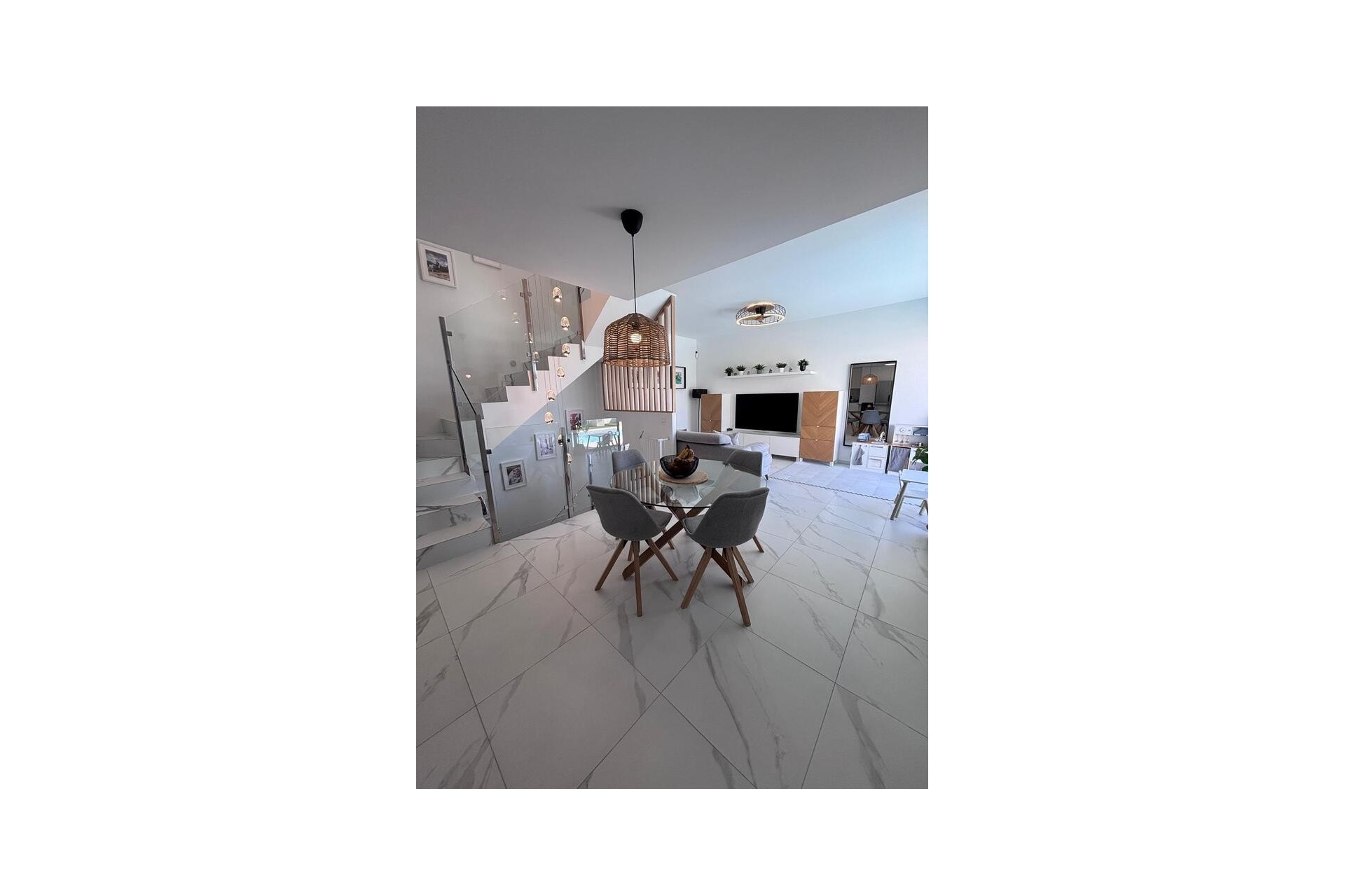 Brukt - Villa -
Villamartin - Costa Blanca