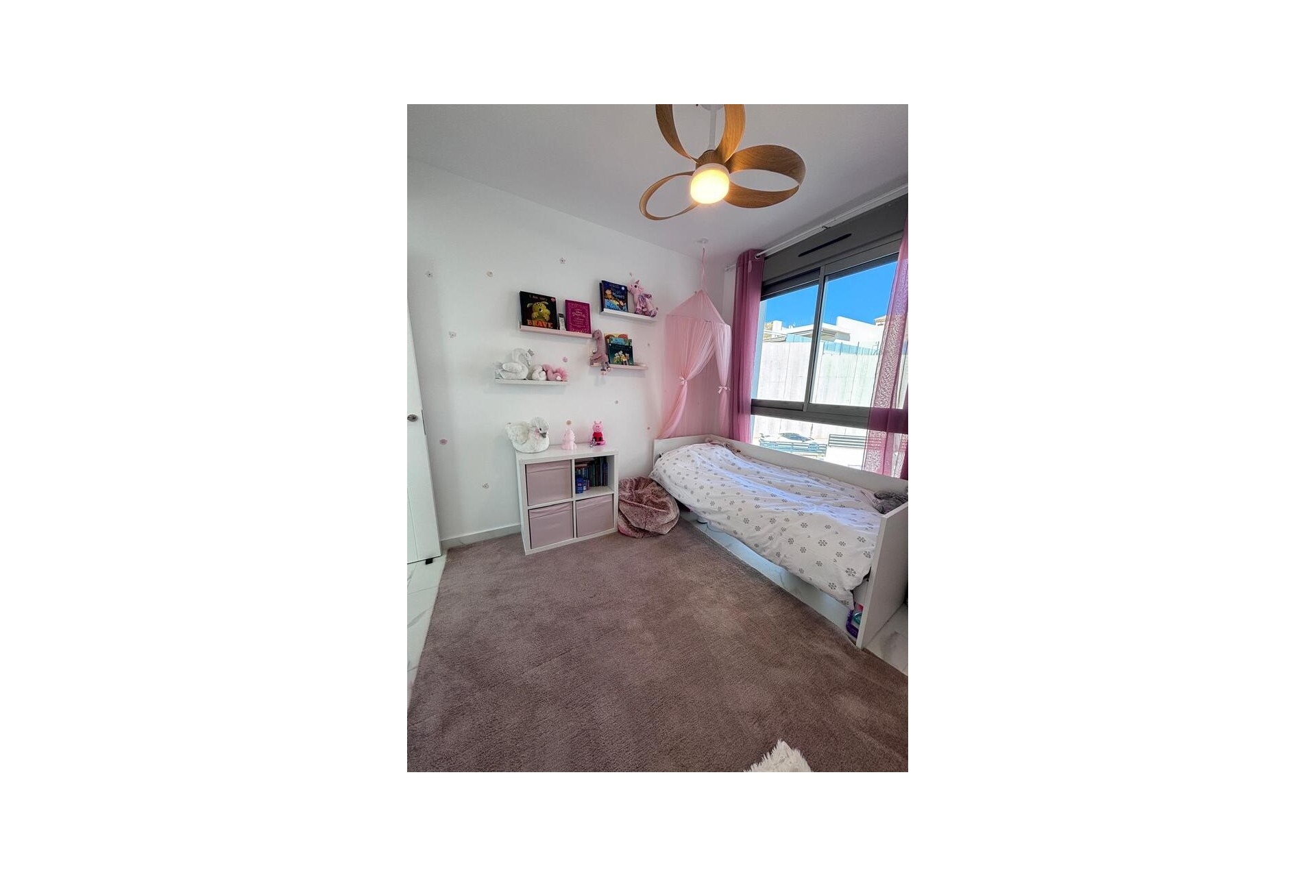 Brukt - Villa -
Villamartin - Costa Blanca