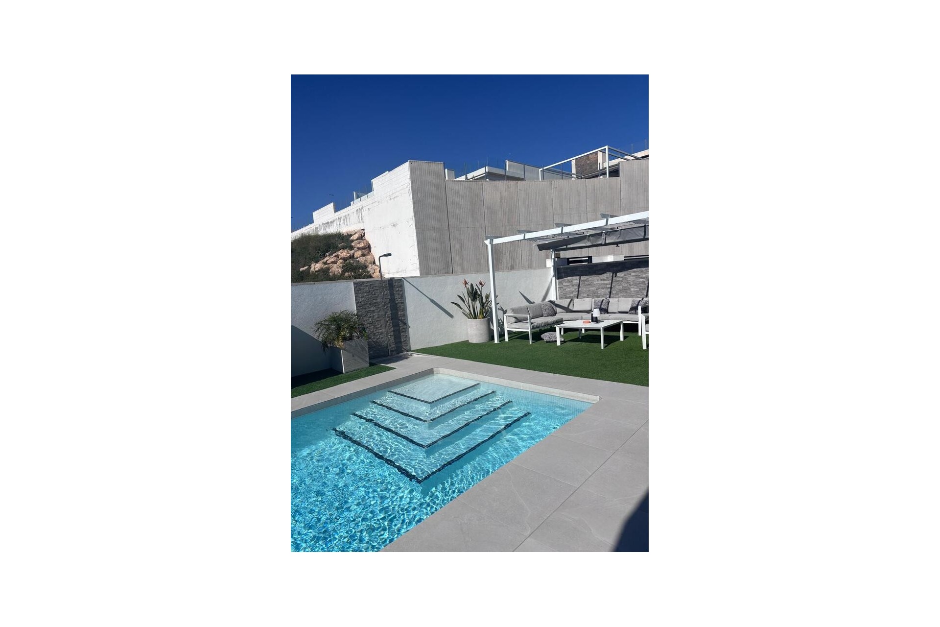 Brukt - Villa -
Villamartin - Costa Blanca
