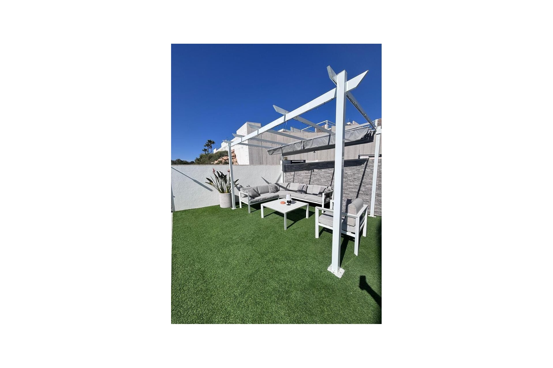 Brukt - Villa -
Villamartin - Costa Blanca