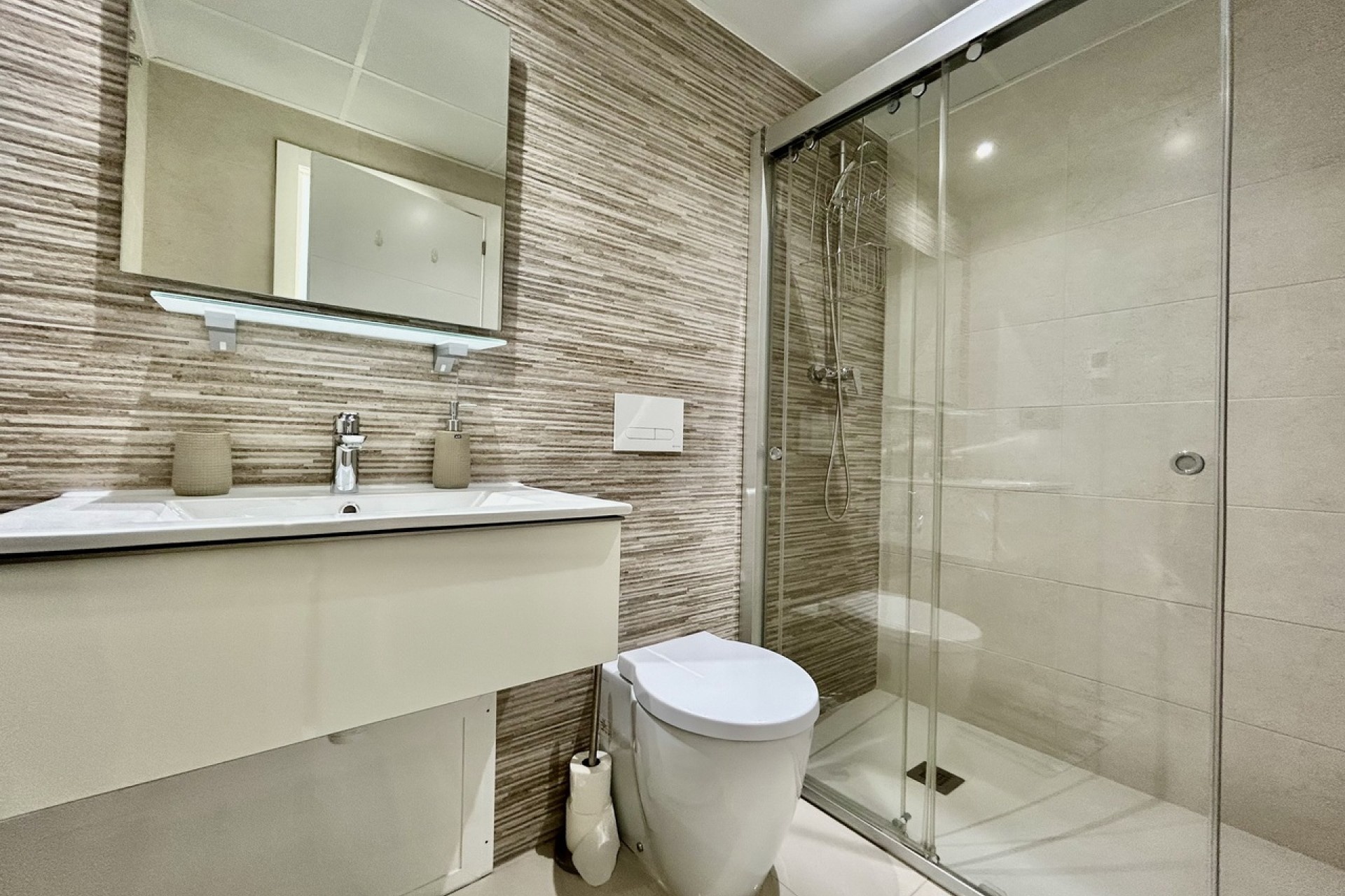 Brukt - Villa -
Villamartin - Costa Blanca